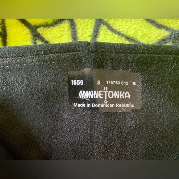 MINNETONKA - Five Layer Fringe Moccasin Boots - Picture 9 of 9